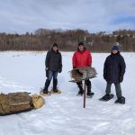 Trois des bénévoles lors de la tournée d'inspection des nichoirs à canards au marais Léon-Provancher : Jean-claude Houle, Mormand Trudel et Jean Berselli.